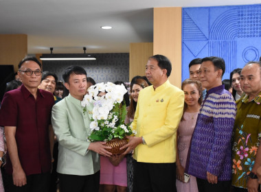 ผอ.กองพัฒนาระบบสนับสนุนการสหกรณ์ ร่วมแสดงความยินดีกับ ... พารามิเตอร์รูปภาพ 2