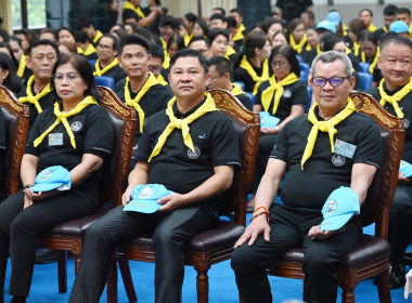 ผู้อำนวยการกองพัฒนาระบบสนับสนุนการสหกรณ์ พร้อมด้วย ... พารามิเตอร์รูปภาพ 2