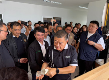 ปลัดกระทรวงเกษตรและสหกรณ์ พร้อมด้วย อธิบดีกรมส่งเสริมสหกรณ์ ... พารามิเตอร์รูปภาพ 12