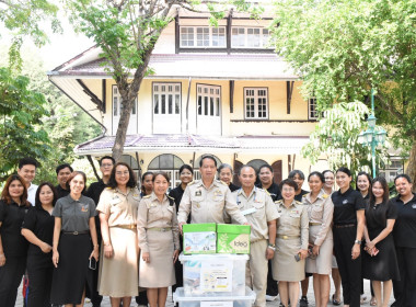 ผู้อำนวยการกองฯ พร้อมด้วย ... พารามิเตอร์รูปภาพ 3