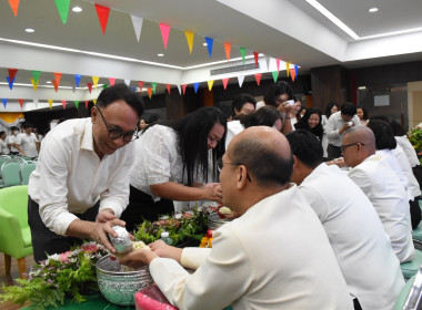 ผู้อำนวยการกอง และบุคลากร กพน. ... พารามิเตอร์รูปภาพ 14