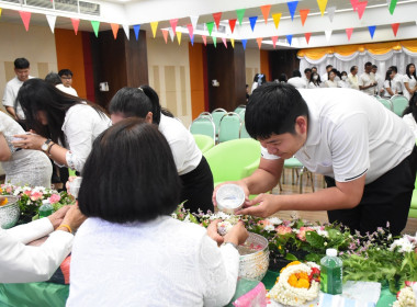 ผู้อำนวยการกอง และบุคลากร กพน. ... พารามิเตอร์รูปภาพ 16