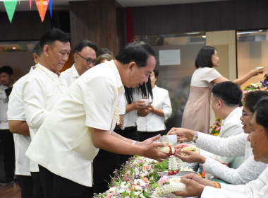 ผู้อำนวยการกอง และบุคลากร กพน. ... พารามิเตอร์รูปภาพ 5