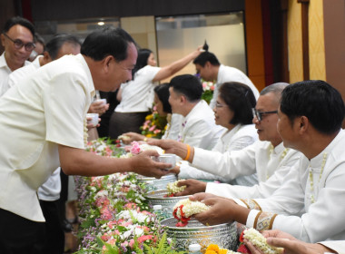 ผู้อำนวยการกอง และบุคลากร กพน. ... พารามิเตอร์รูปภาพ 6