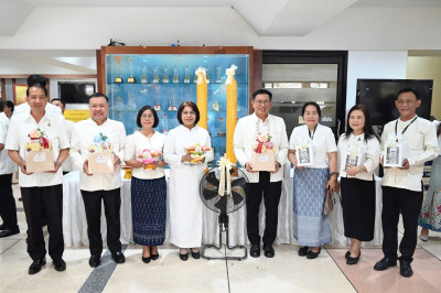 บุคลากร กพน. ร่วมถวายเทียนพรรษาและเครื่องไทยธรรม ... พารามิเตอร์รูปภาพ 1