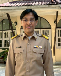 นายพิชาน เชาวน์ศิริ