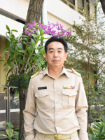 นายพินิจ  ปัญญาพานิช